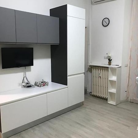 Appartamento In Zona Bocconi Мілан Екстер'єр фото