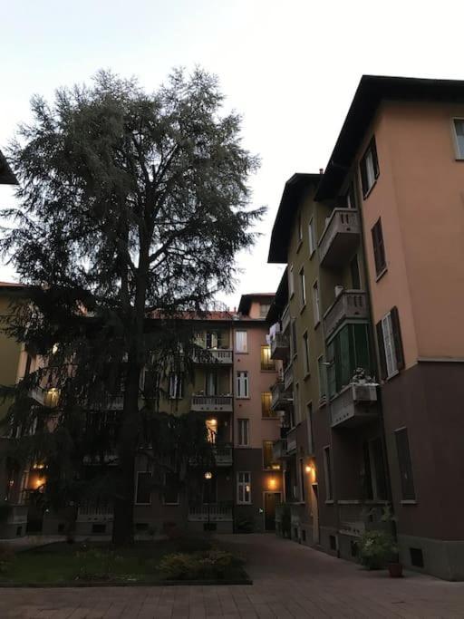 Appartamento In Zona Bocconi Мілан Екстер'єр фото