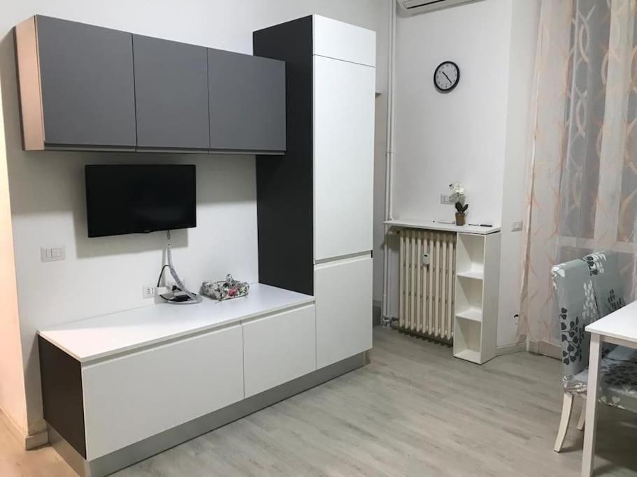 Appartamento In Zona Bocconi Мілан Екстер'єр фото